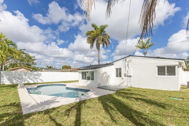 6610 Cody St, Hollywood FL 33024