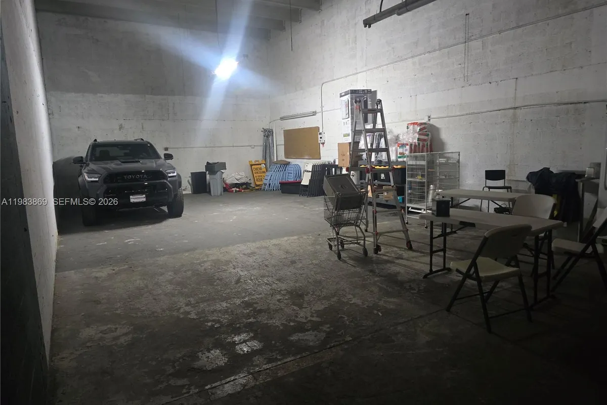 6439, Doral FL 33166