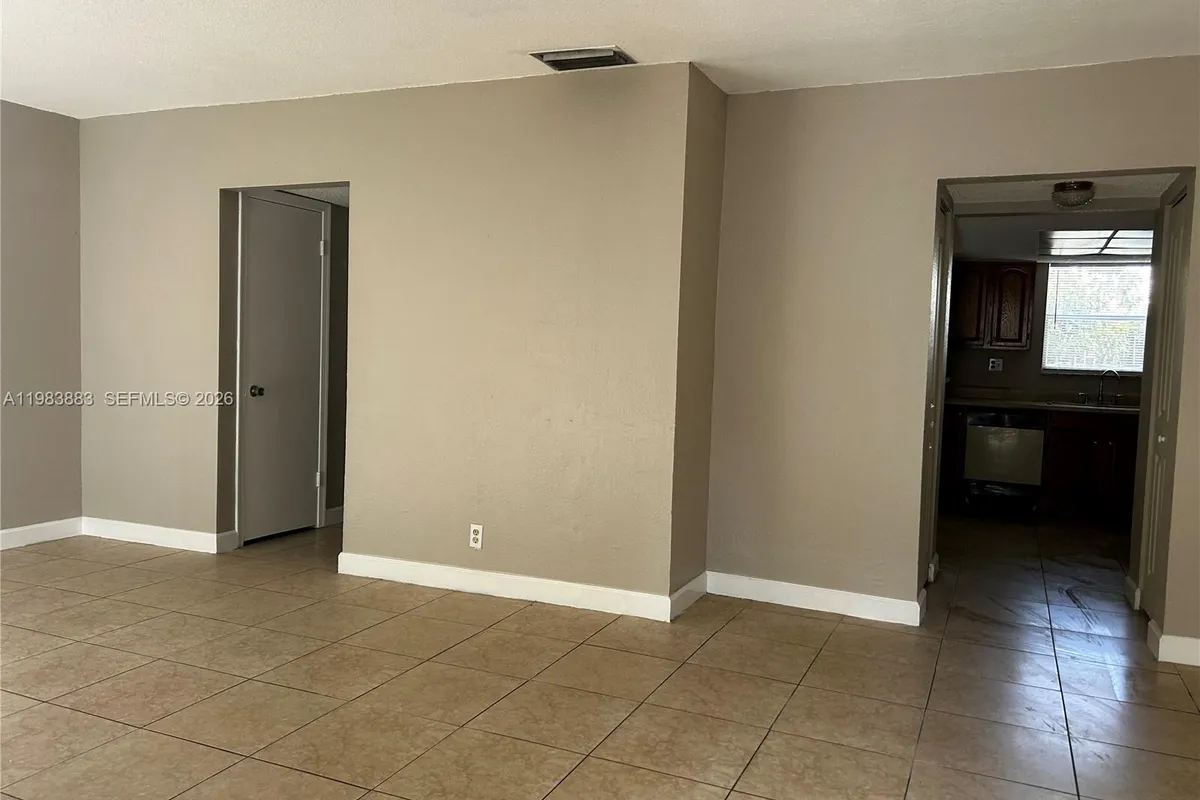 6593 Boulevard Of Champions, North Lauderdale FL 33068