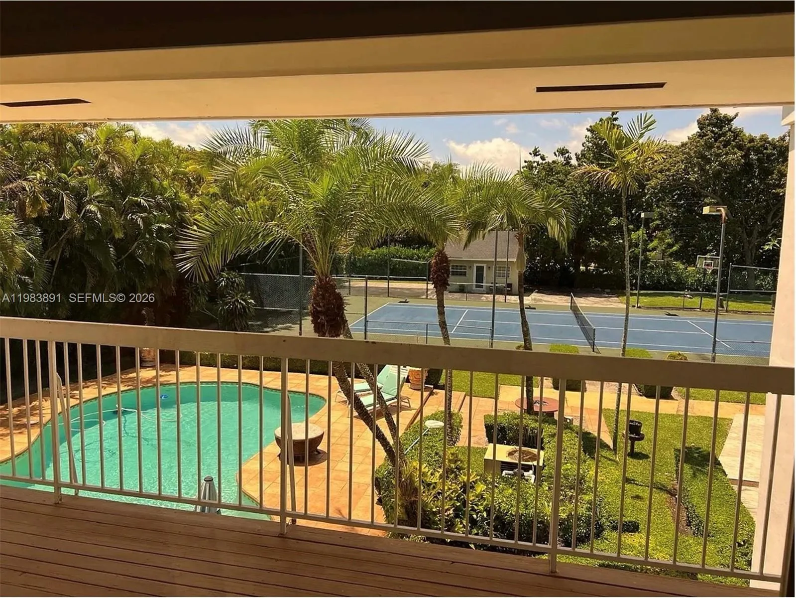 7550 SW 82nd Ct, Miami FL 33143