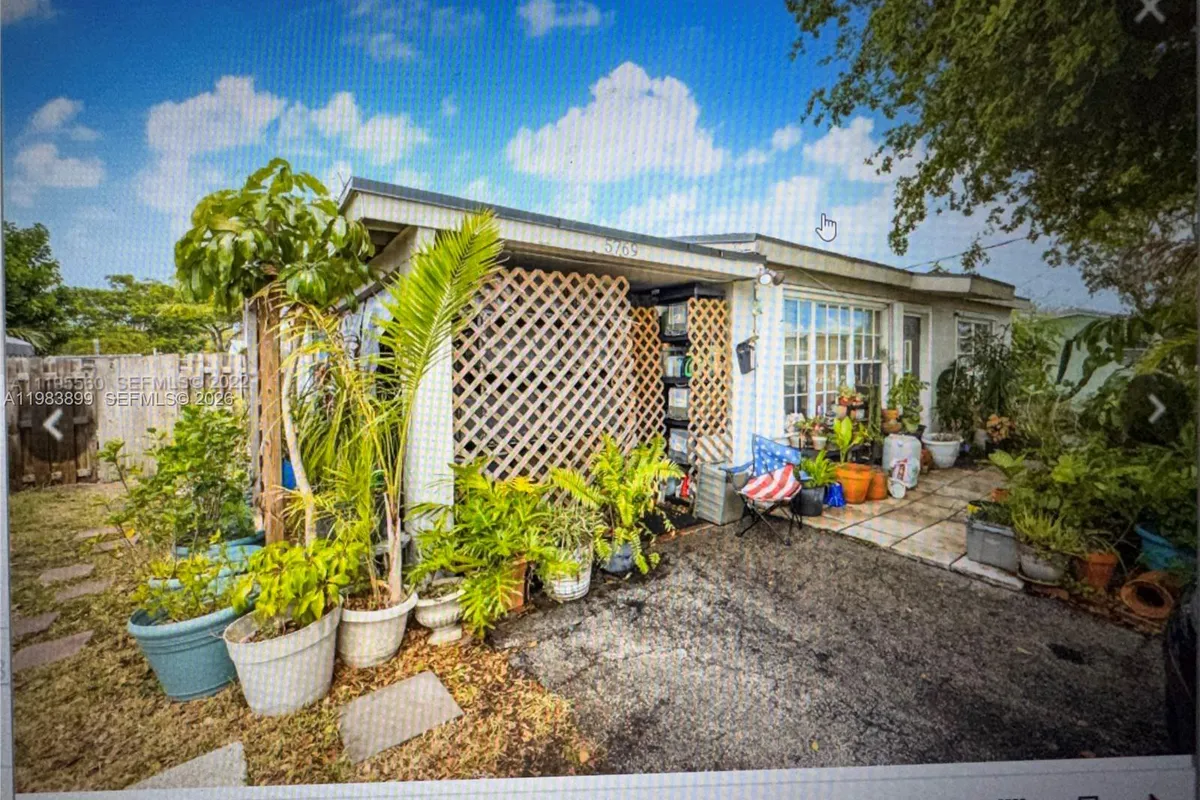 5769 Winfield Blvd, Margate FL 33063