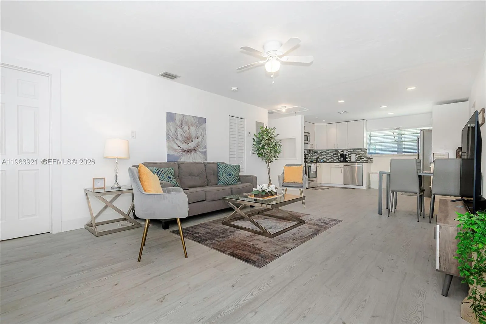 201 Columbus Pkwy, Hollywood FL 33021