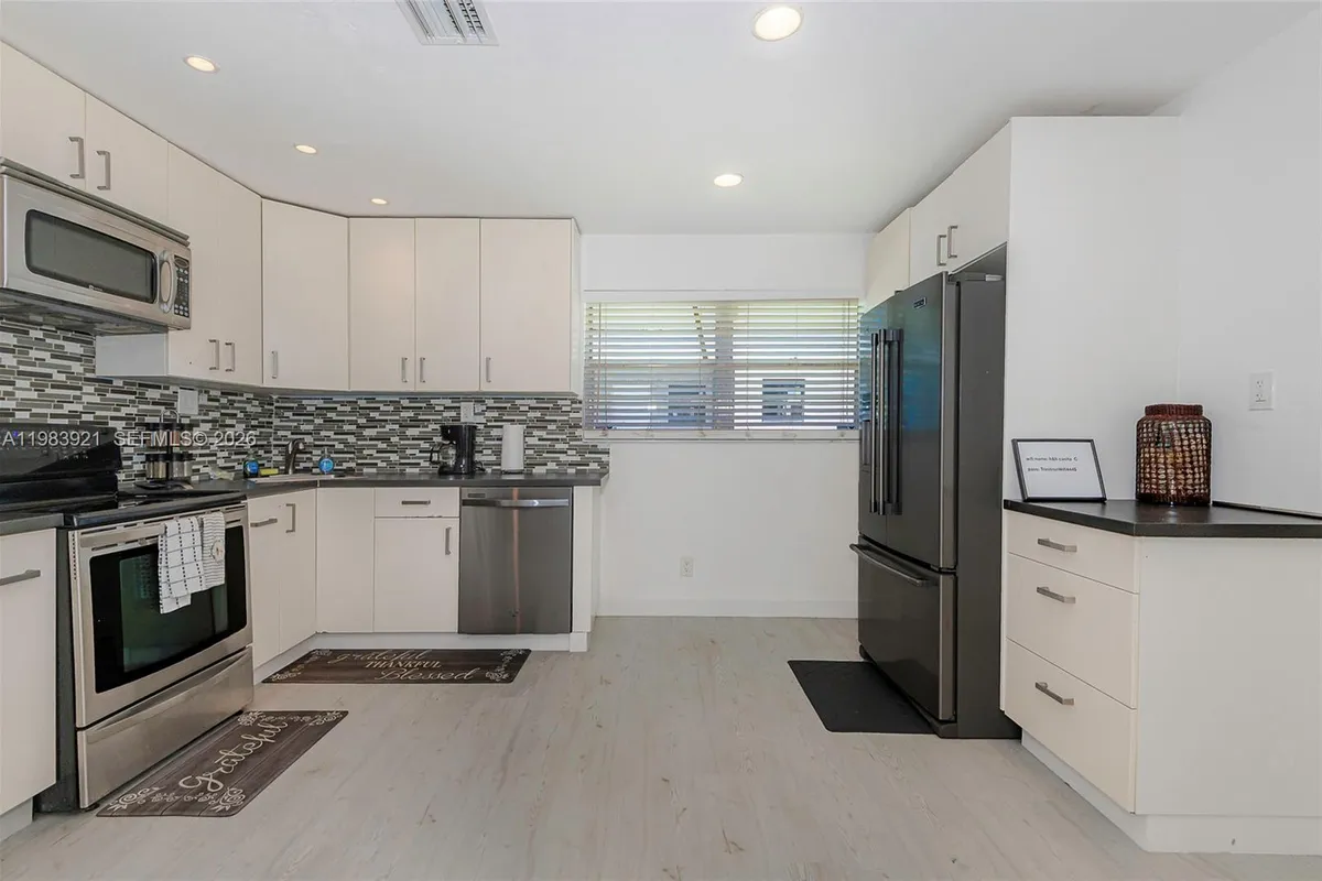 201 Columbus Pkwy, Hollywood FL 33021