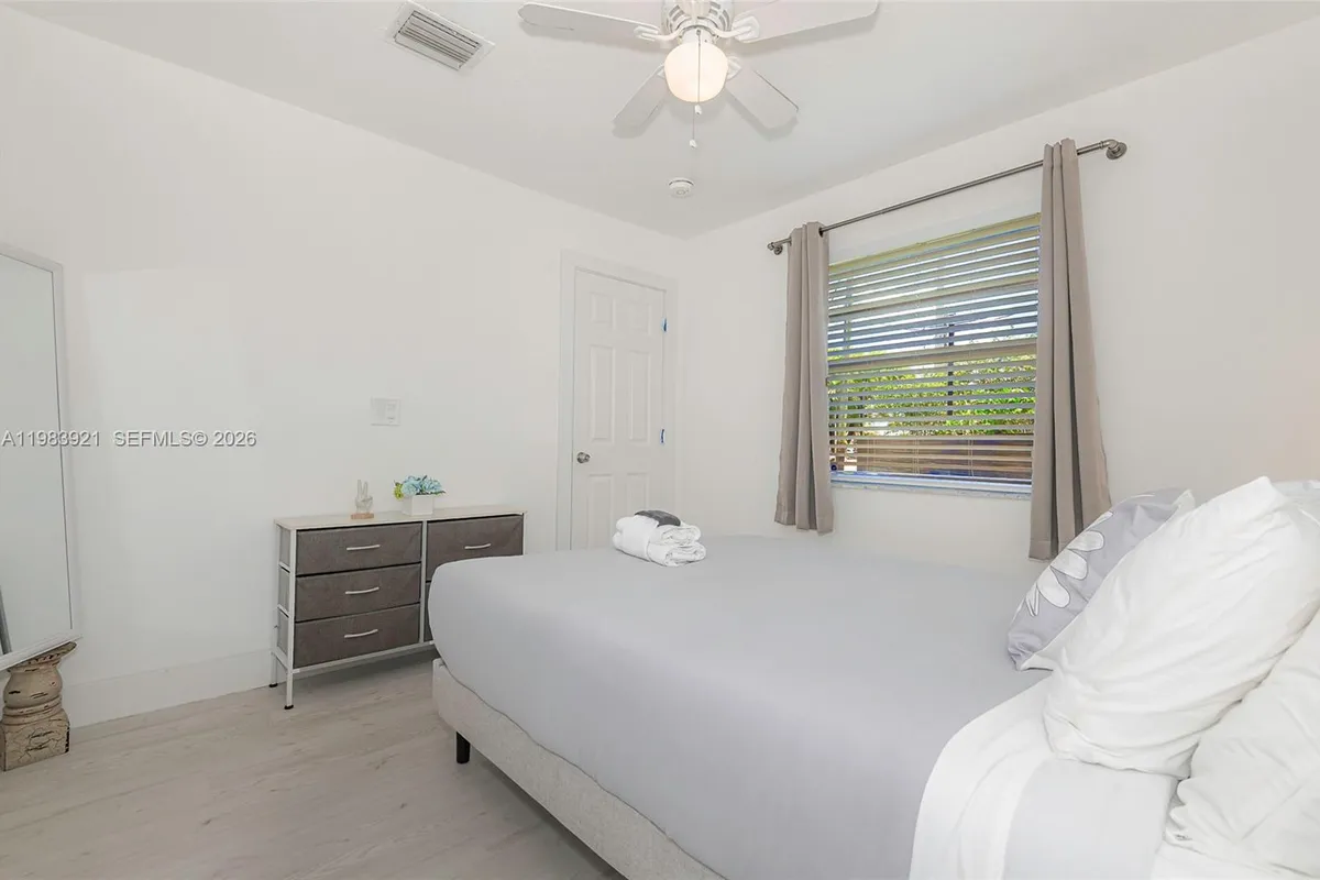 201 Columbus Pkwy, Hollywood FL 33021