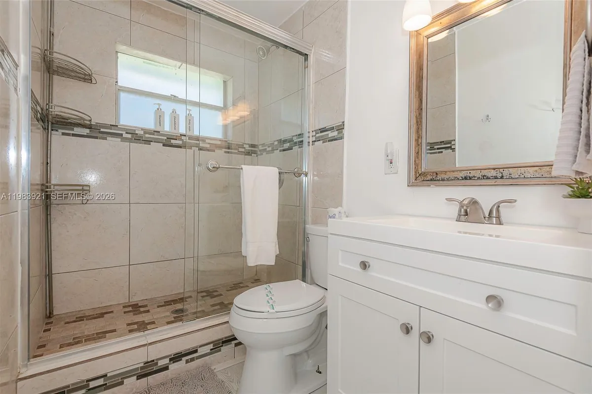 201 Columbus Pkwy, Hollywood FL 33021