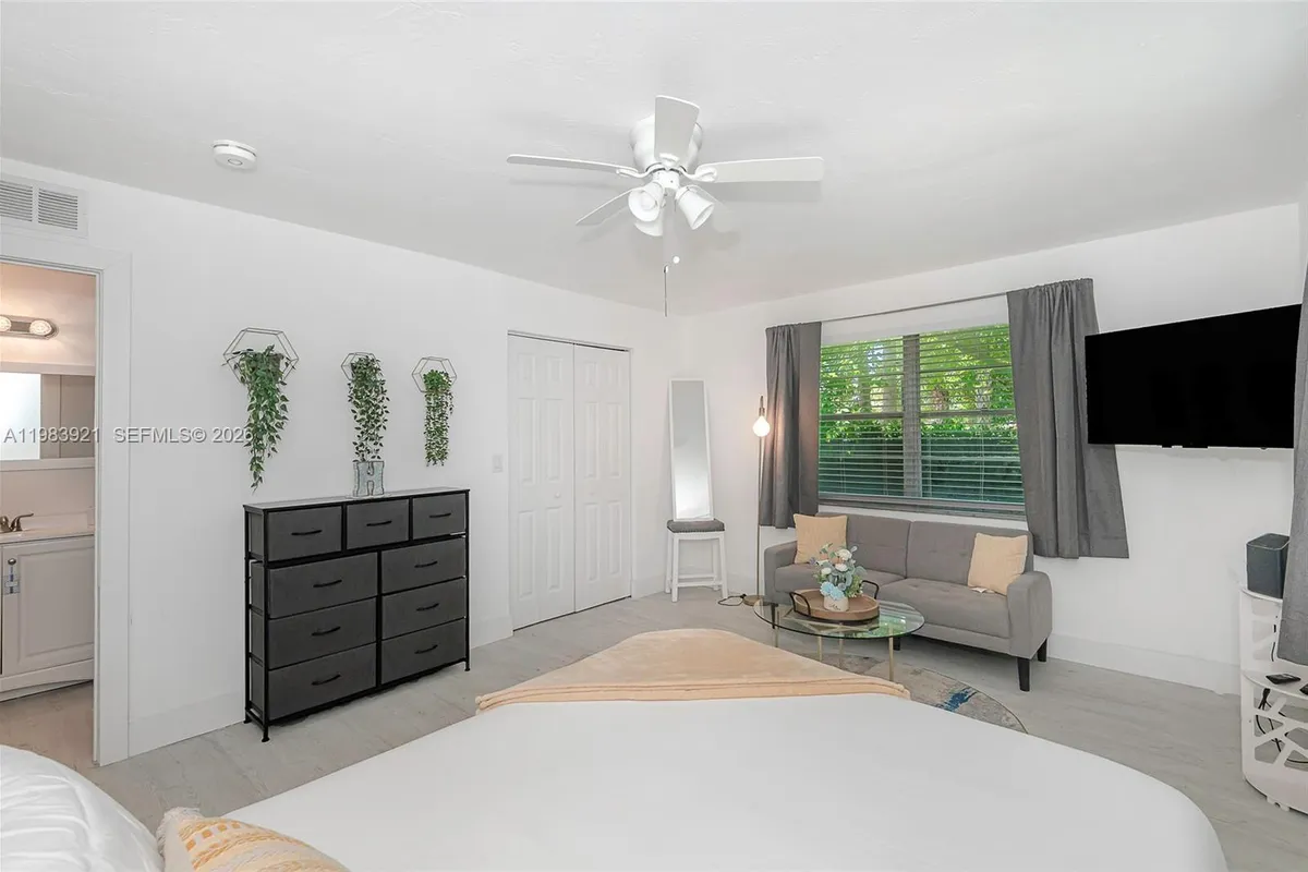 201 Columbus Pkwy, Hollywood FL 33021