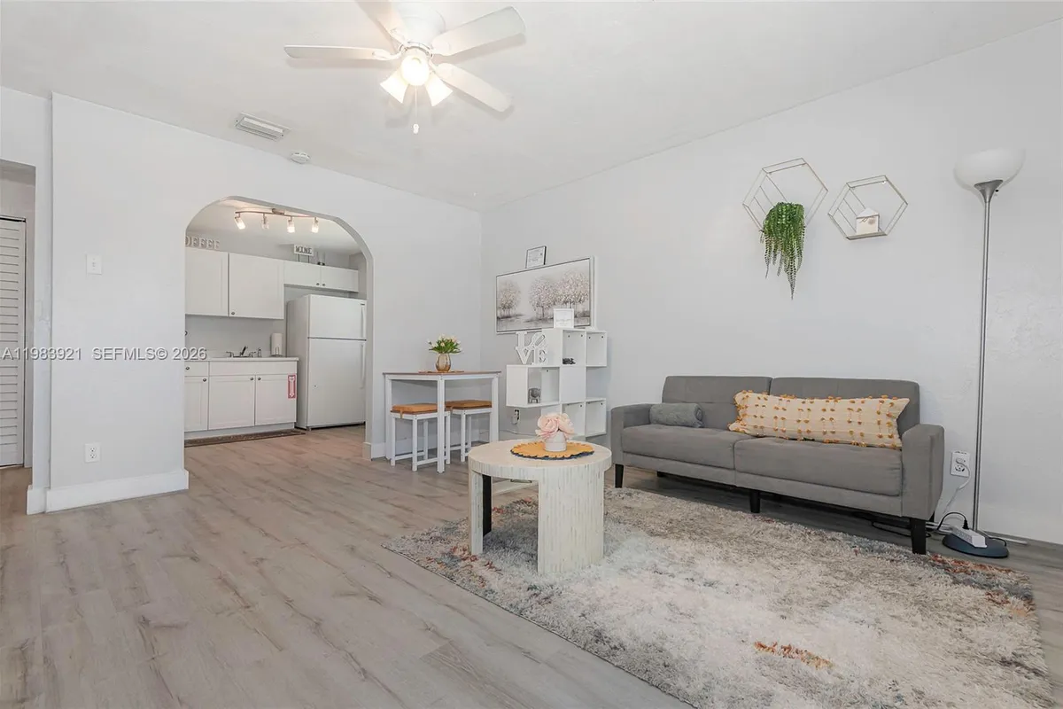 201 Columbus Pkwy, Hollywood FL 33021