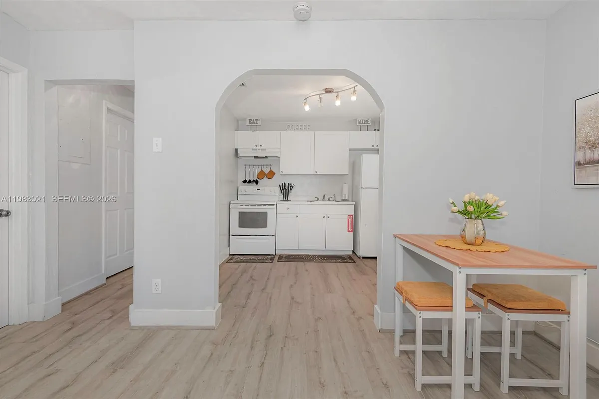 201 Columbus Pkwy, Hollywood FL 33021