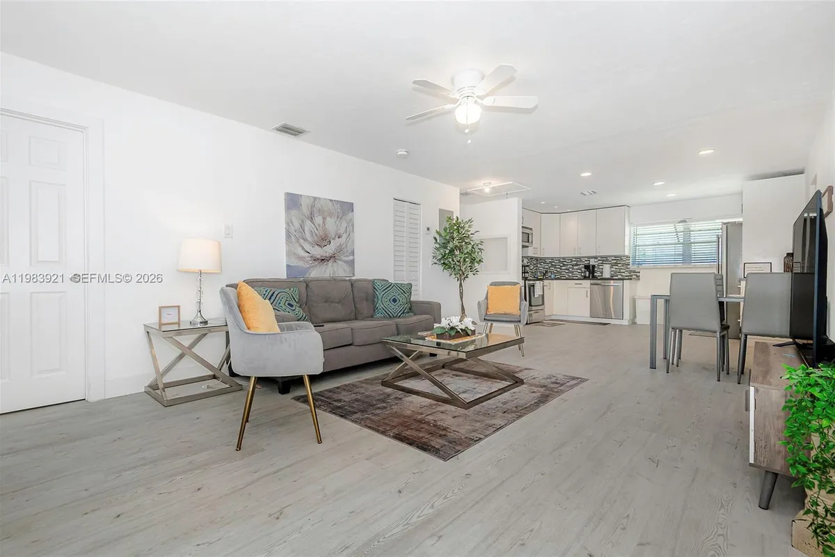 201 Columbus Pkwy, Hollywood FL 33021