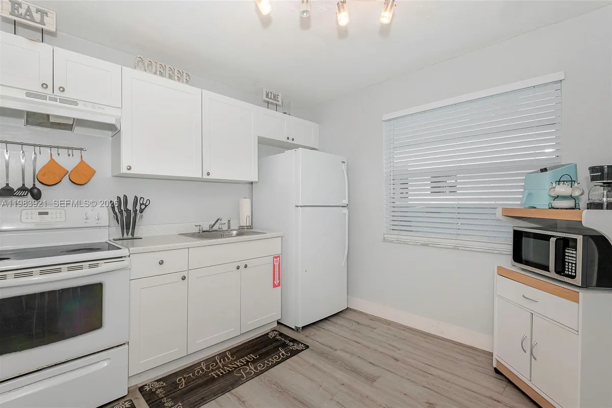 201 Columbus Pkwy, Hollywood FL 33021