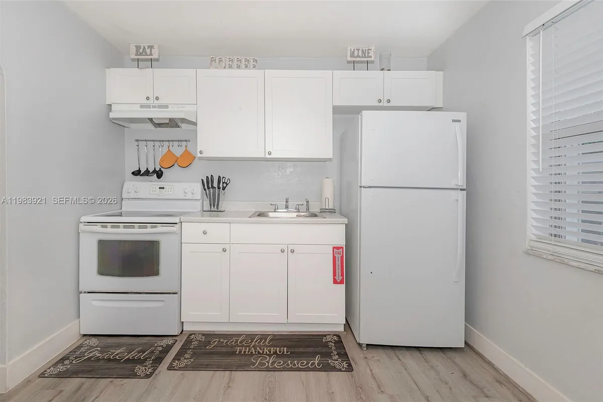 201 Columbus Pkwy, Hollywood FL 33021