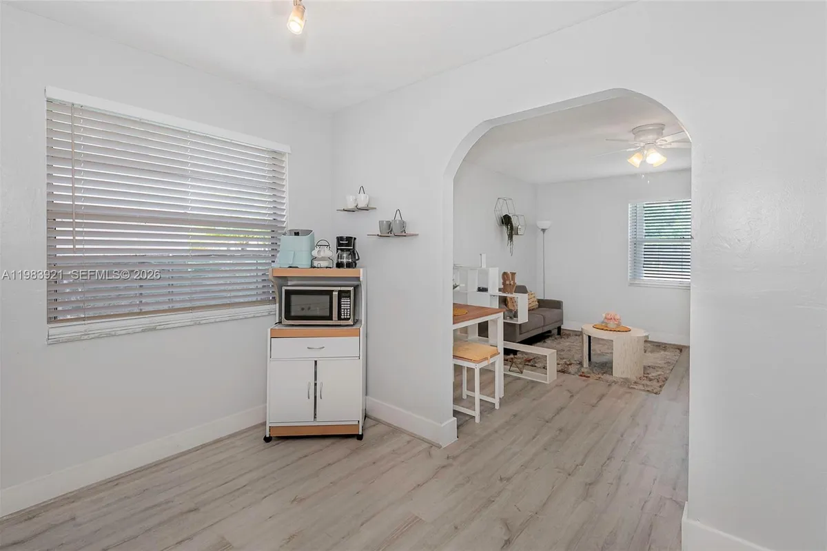 201 Columbus Pkwy, Hollywood FL 33021