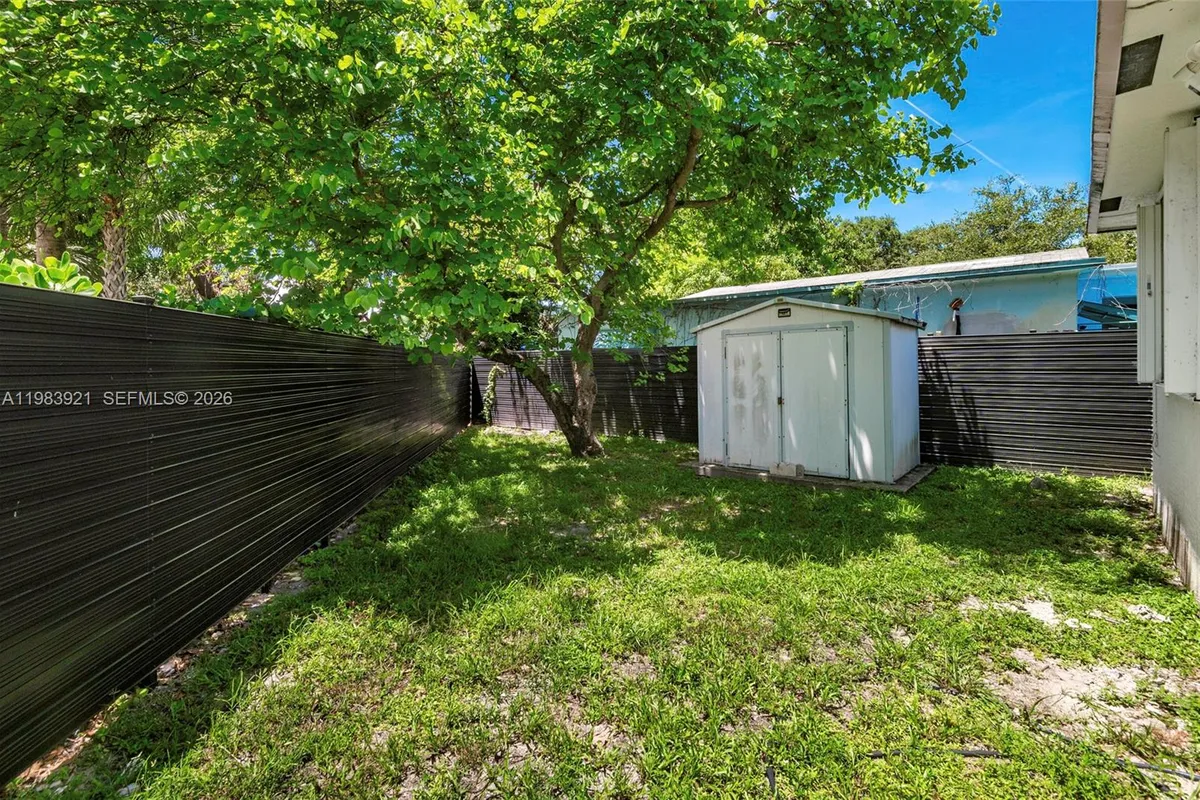 201 Columbus Pkwy, Hollywood FL 33021