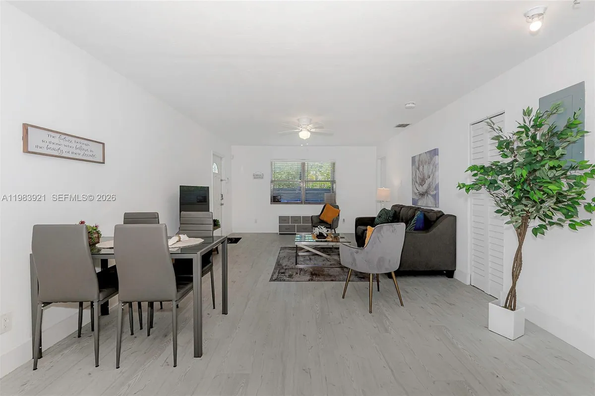 201 Columbus Pkwy, Hollywood FL 33021