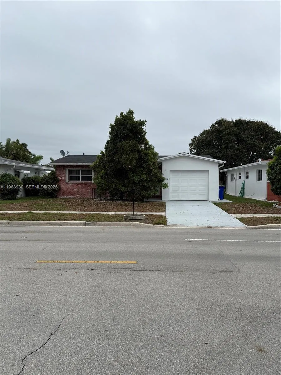 2 bedroom 2 bath for sale at 7540 Margate Blvd, Margate FL 33063