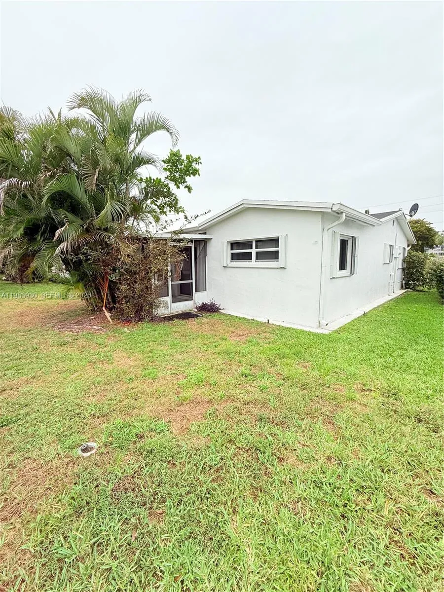 7540 Margate Blvd, Margate FL 33063