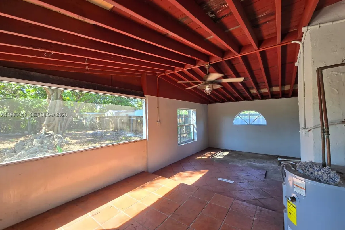 6208 SW 26th St, Miramar FL 33023