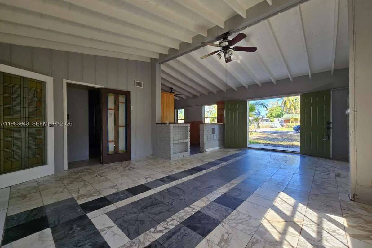 6208 SW 26th St, Miramar FL 33023