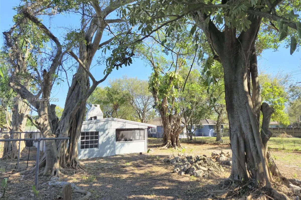 6208 SW 26th St, Miramar FL 33023