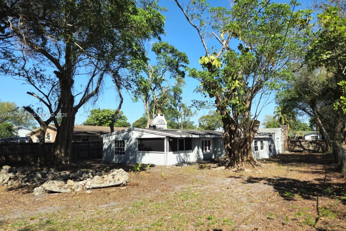 6208 SW 26th St, Miramar FL 33023