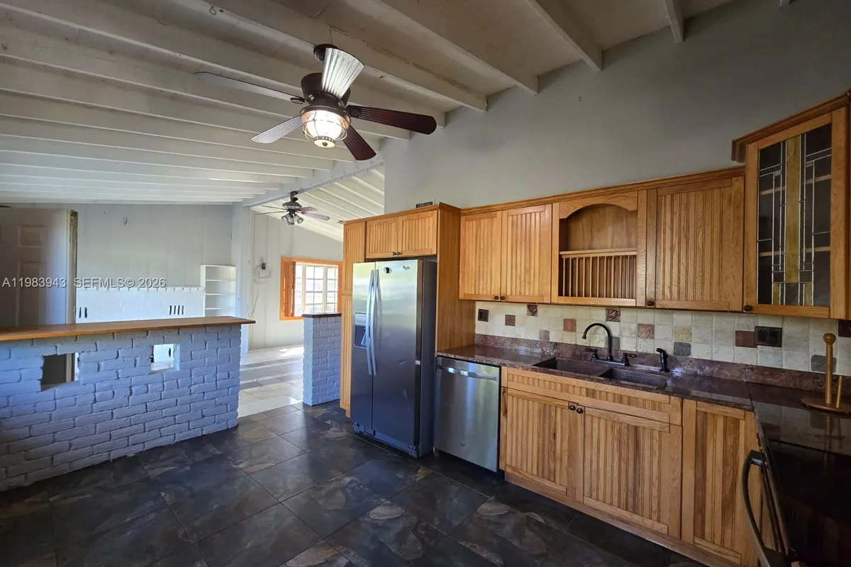 6208 SW 26th St, Miramar FL 33023