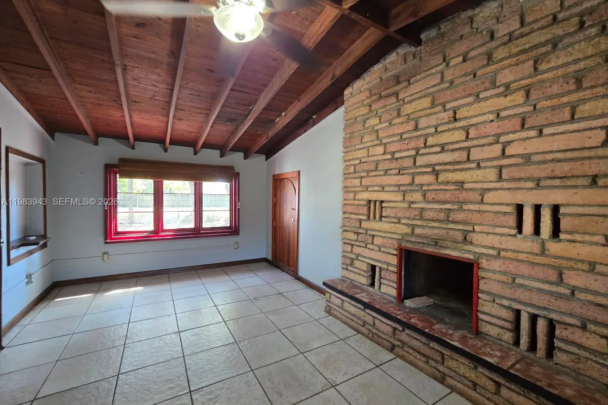 6208 SW 26th St, Miramar FL 33023