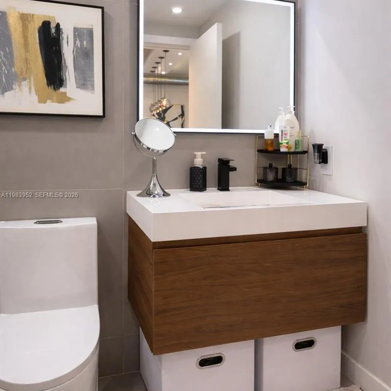 2100 Van Buren St # 214, Hollywood FL 33020