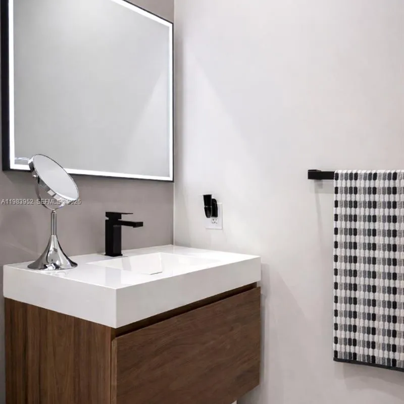 2100 Van Buren St # 214, Hollywood FL 33020