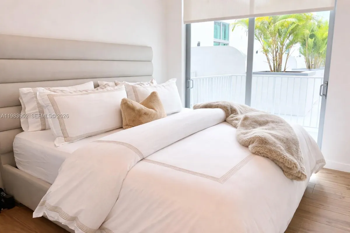 2100 Van Buren St # 214, Hollywood FL 33020