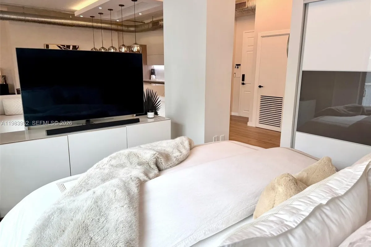 2100 Van Buren St # 214, Hollywood FL 33020