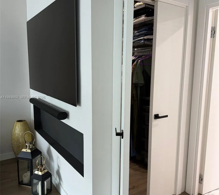 2100 Van Buren St # 214, Hollywood FL 33020