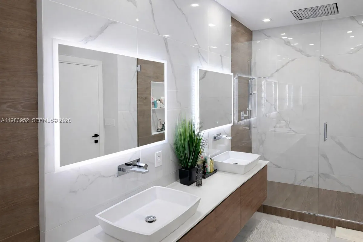 2100 Van Buren St # 214, Hollywood FL 33020