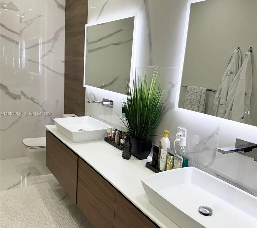 2100 Van Buren St # 214, Hollywood FL 33020