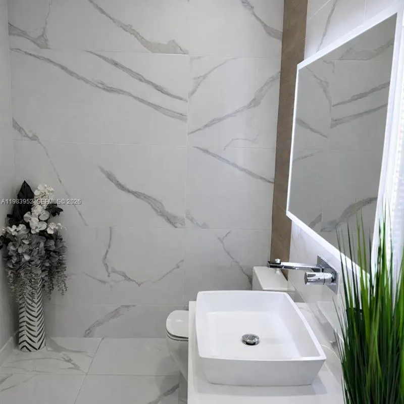 2100 Van Buren St # 214, Hollywood FL 33020