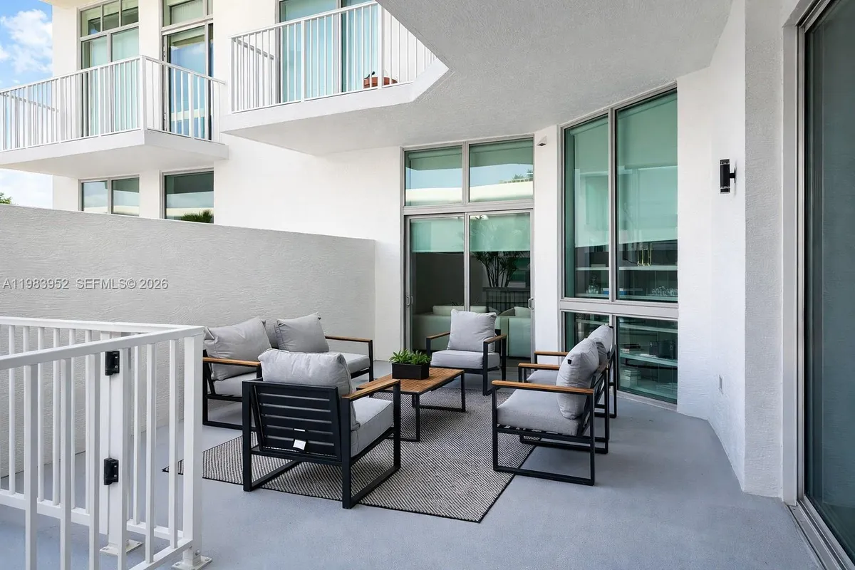 2100 Van Buren St # 214, Hollywood FL 33020