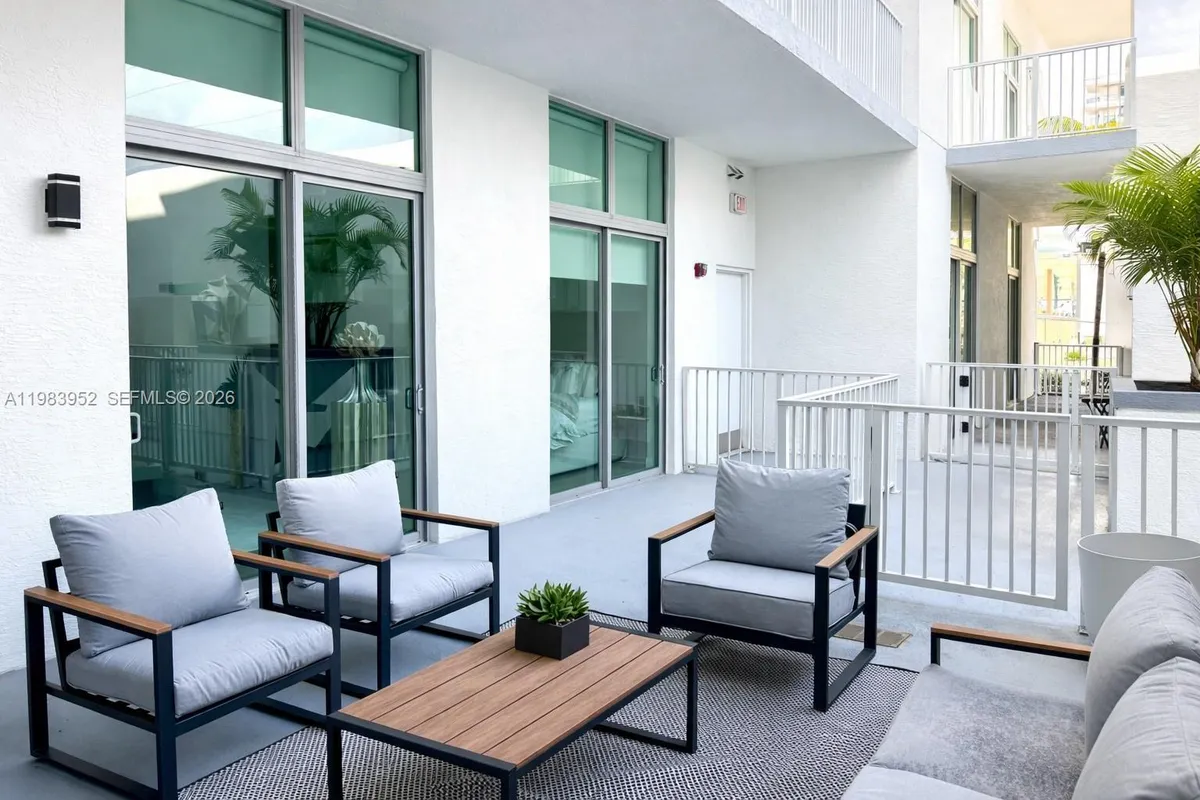 2100 Van Buren St # 214, Hollywood FL 33020