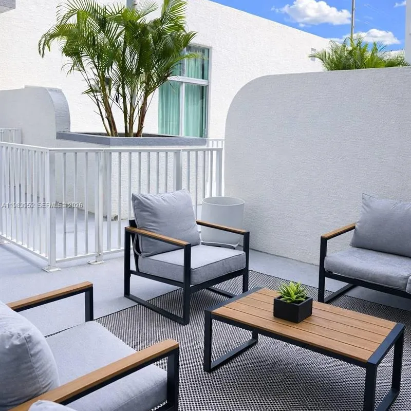 2100 Van Buren St # 214, Hollywood FL 33020