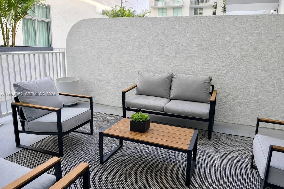 2100 Van Buren St # 214, Hollywood FL 33020