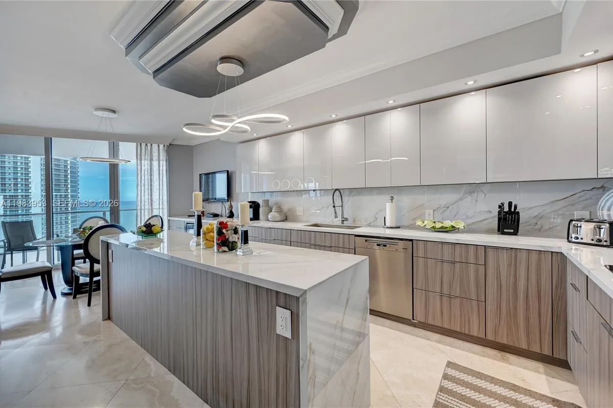 3101 S Ocean Dr # 3203, Hollywood FL 33019