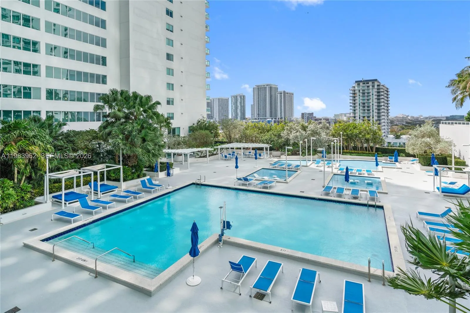 1 bedroom 1 bath for sale at 1800 N Bayshore Dr # 1208, Miami FL 33132