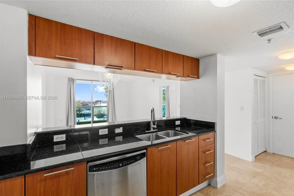 1800 N Bayshore Dr # 1208, Miami FL 33132