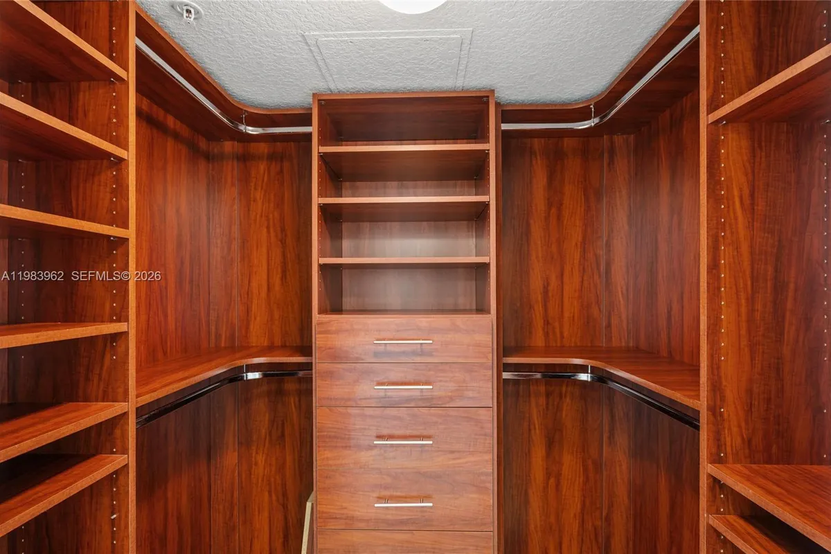 1800 N Bayshore Dr # 1208, Miami FL 33132