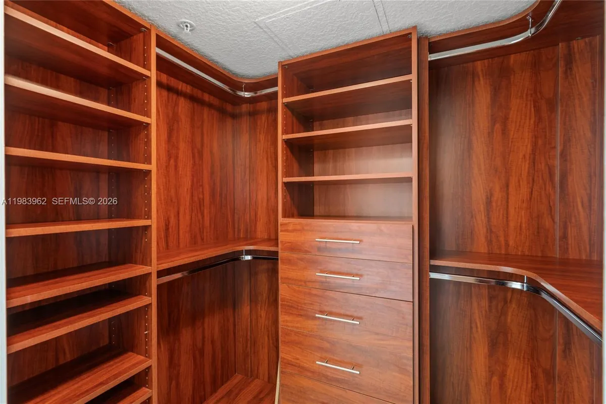 1800 N Bayshore Dr # 1208, Miami FL 33132