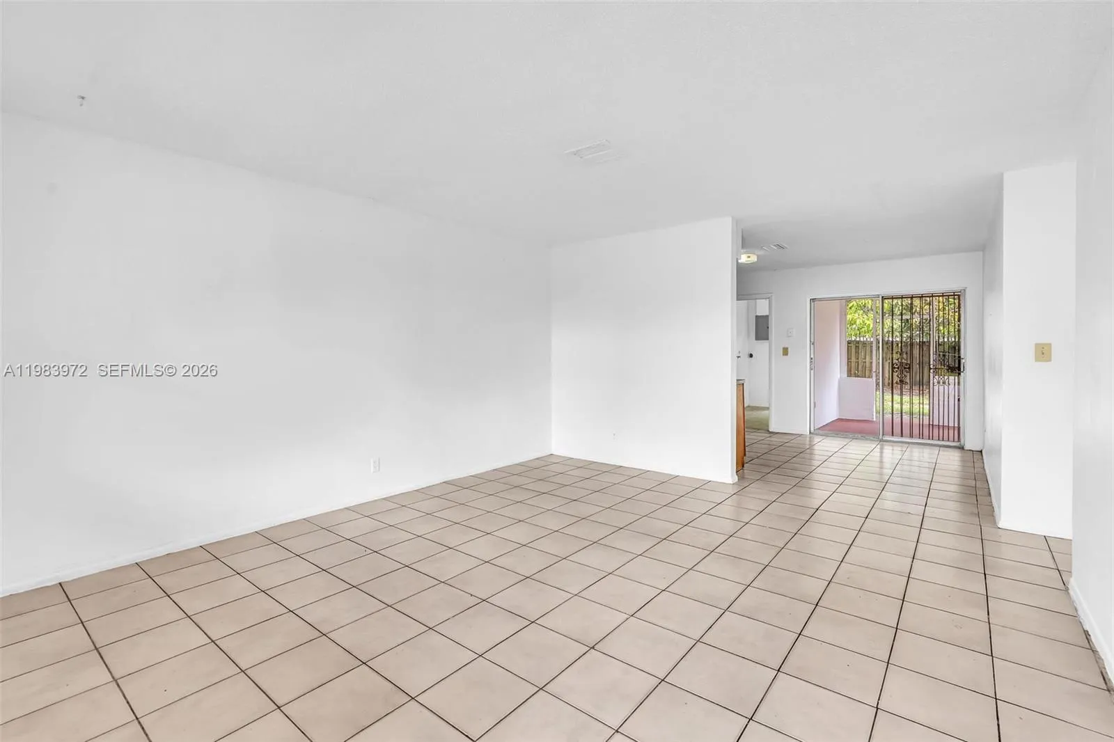 5441 NW 17th Ct, Lauderhill FL 33313