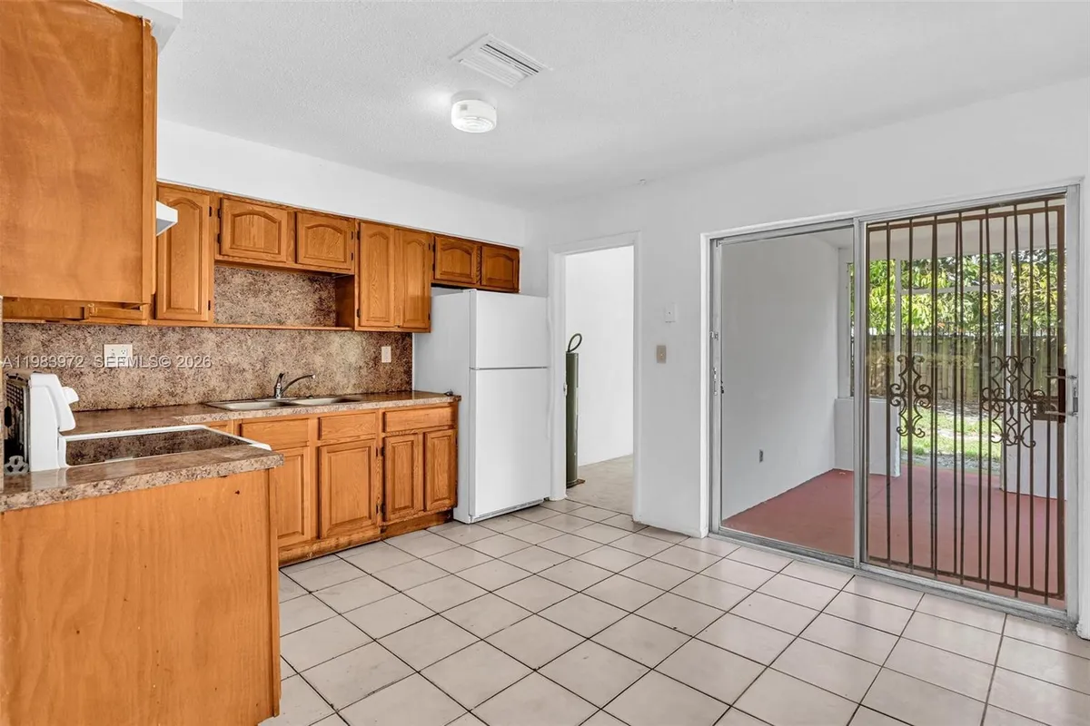 5441 NW 17th Ct, Lauderhill FL 33313