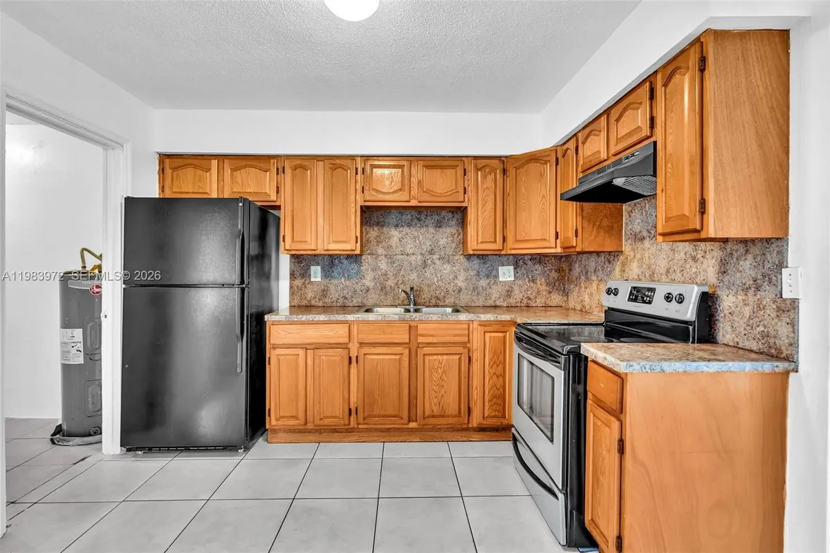 5441 NW 17th Ct, Lauderhill FL 33313