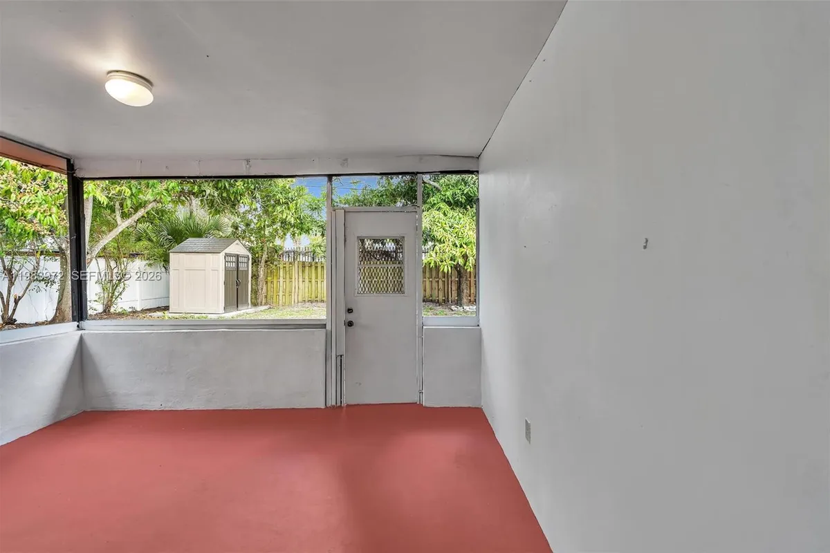 5441 NW 17th Ct, Lauderhill FL 33313