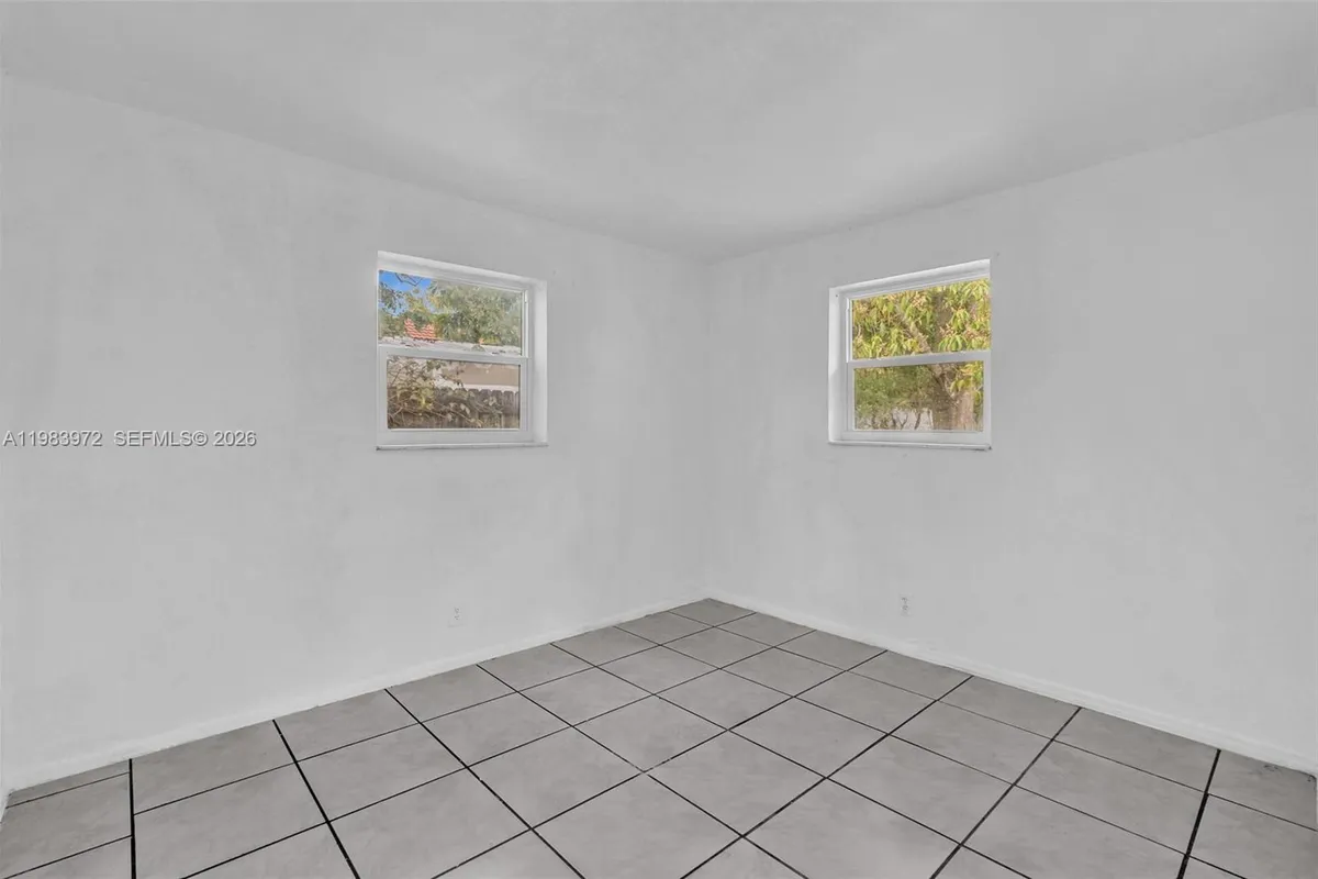 5441 NW 17th Ct, Lauderhill FL 33313