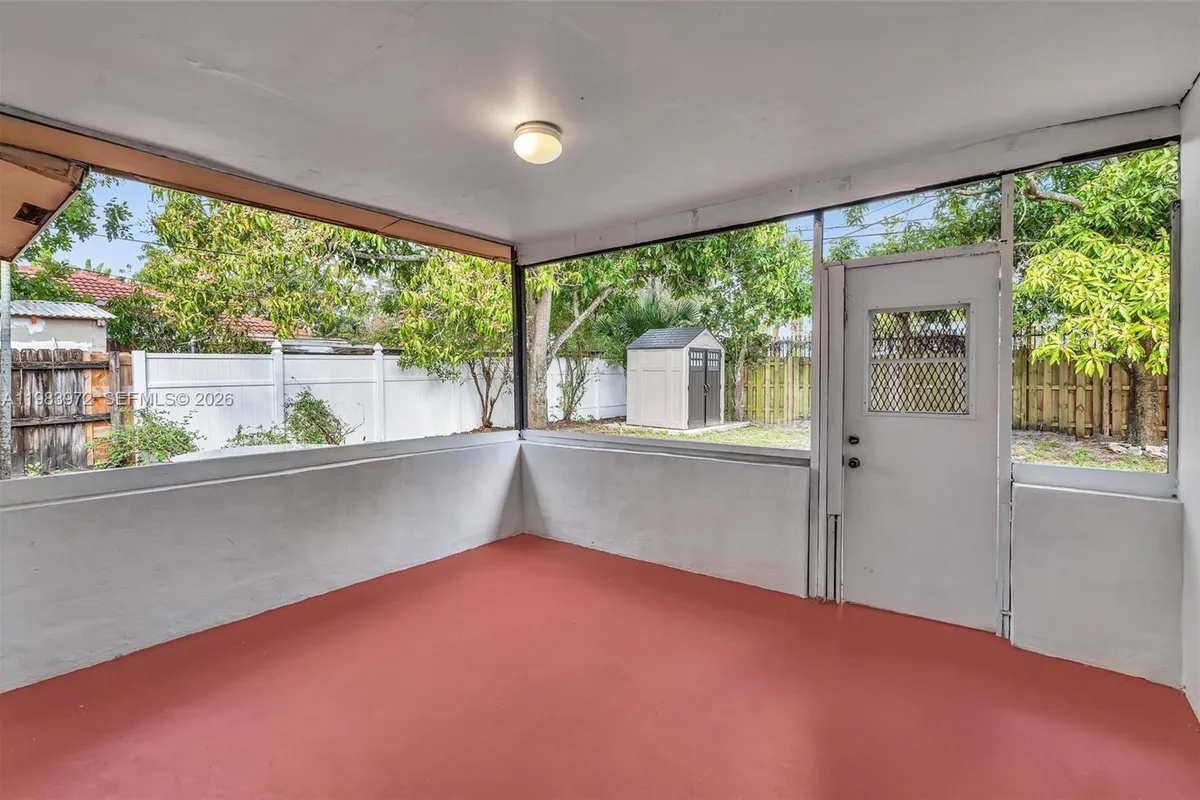 5441 NW 17th Ct, Lauderhill FL 33313