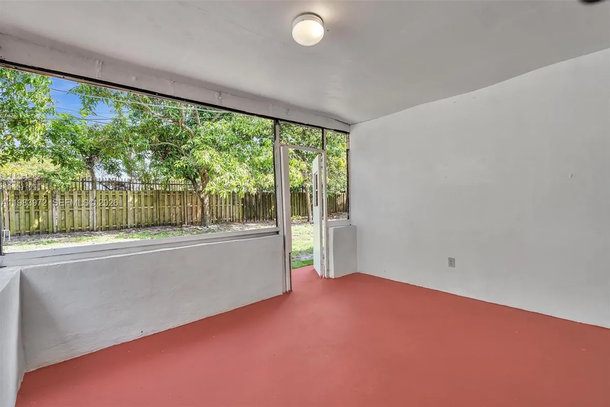 5441 NW 17th Ct, Lauderhill FL 33313